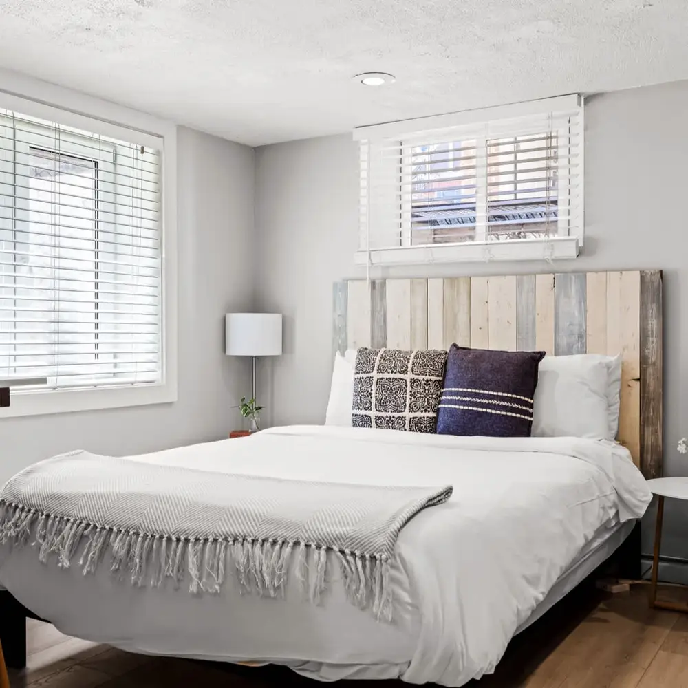 Queen bed