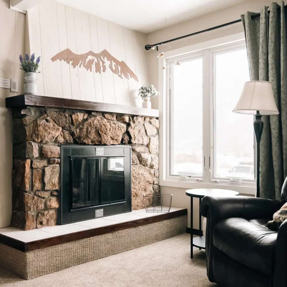 Fireplace with a view on the side