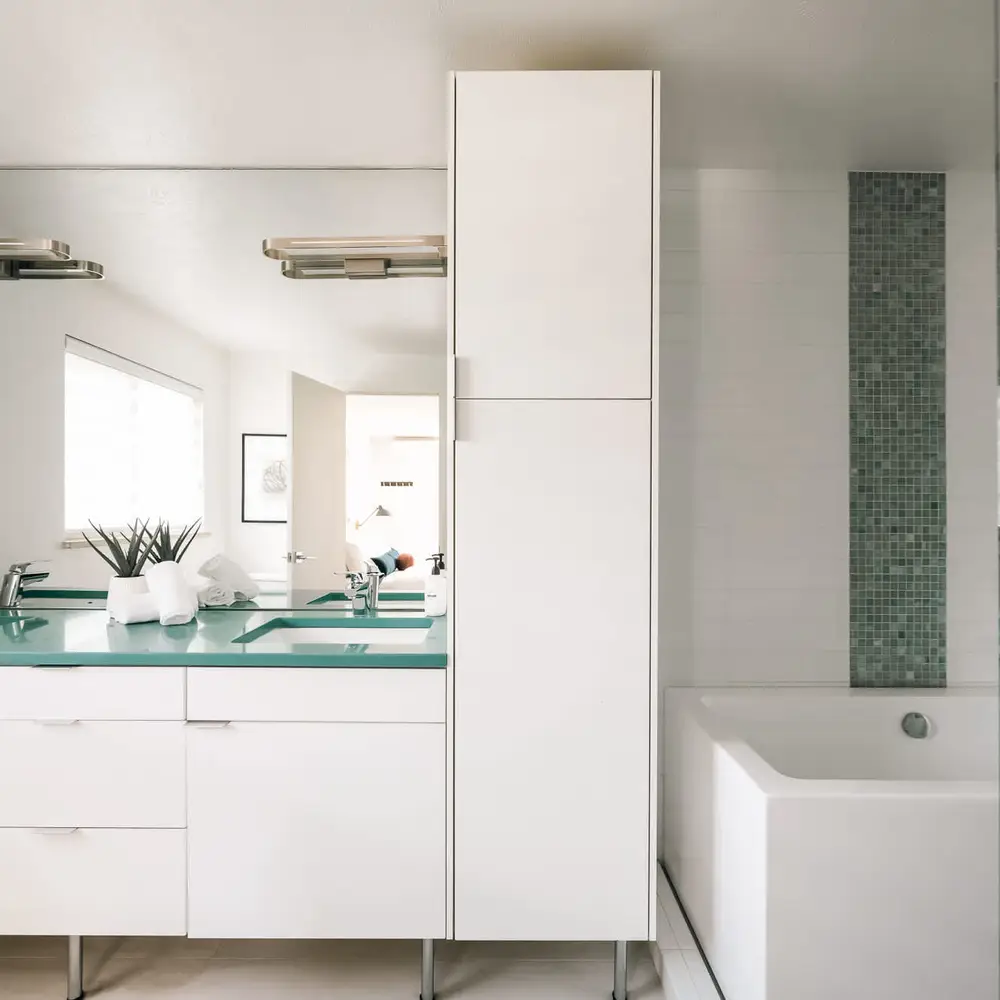 Full bathroom 1 - en suite to bedroom 1