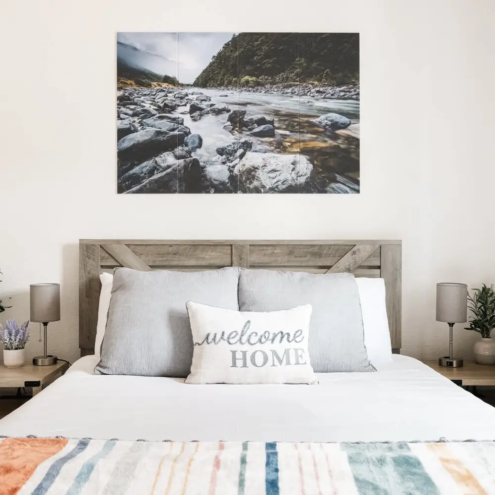 Queen bed in bedroom 2