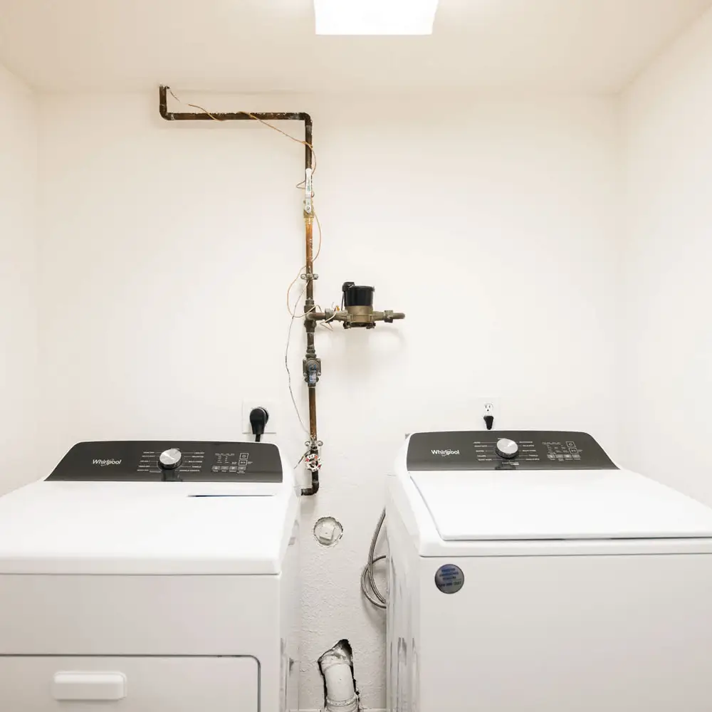 Free, in-unit washer and dryer