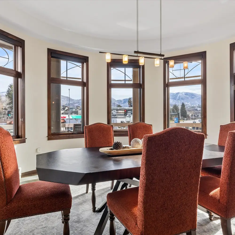 Dining table seats 6