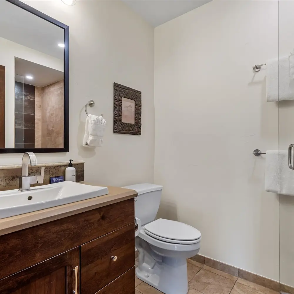 Hallway full bathroom