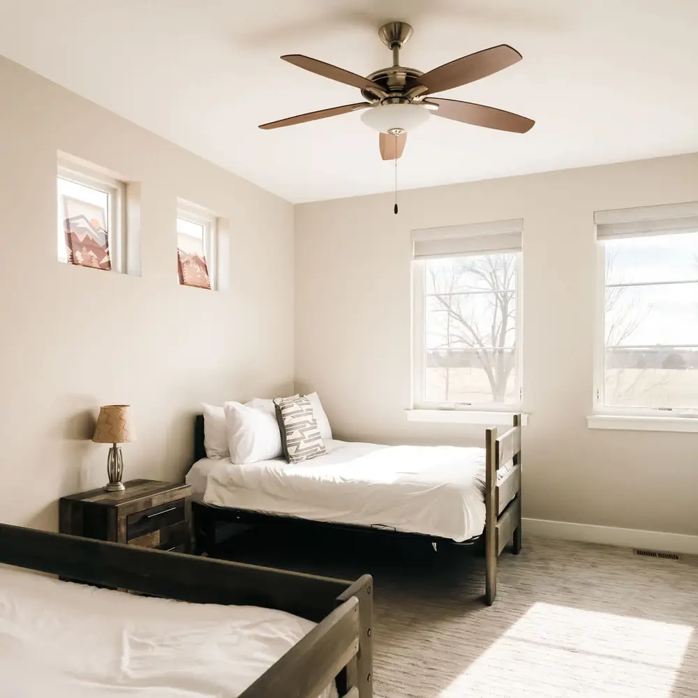 Bedroom 4 with 1 twin and 1 full bed