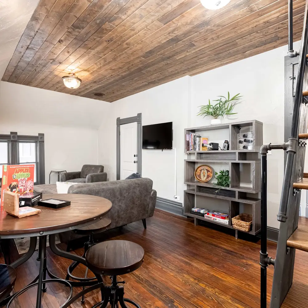 Dining table seats 4