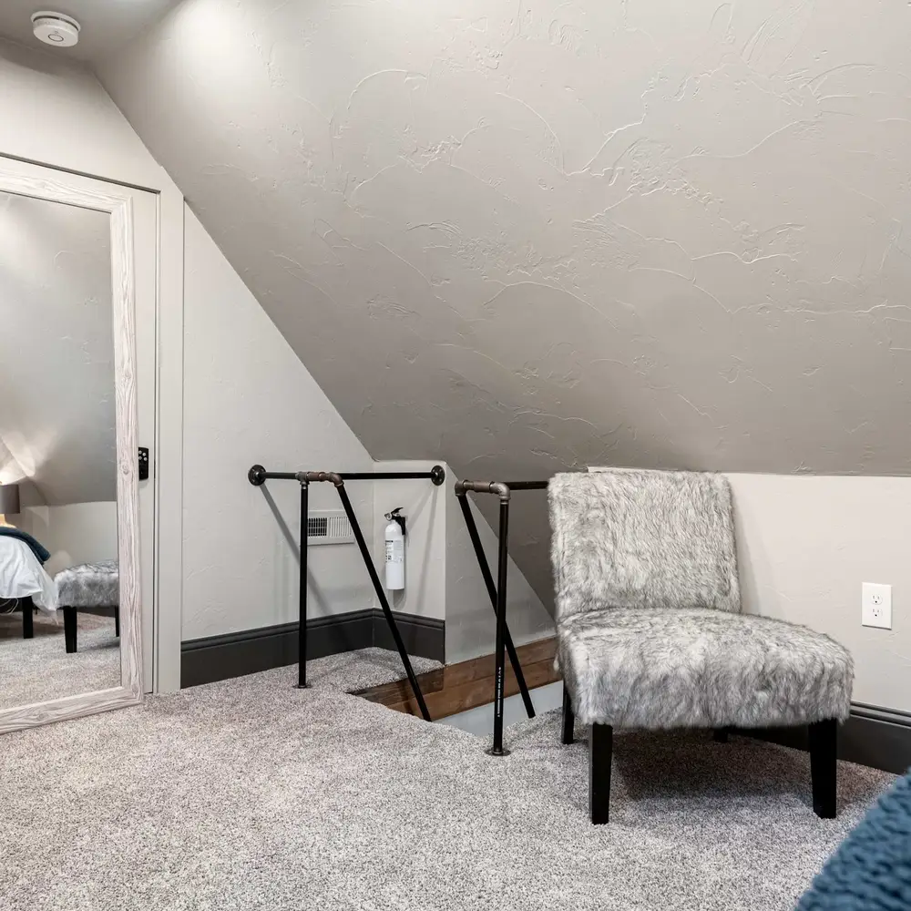Bedroom 4 (loft area) with full bed