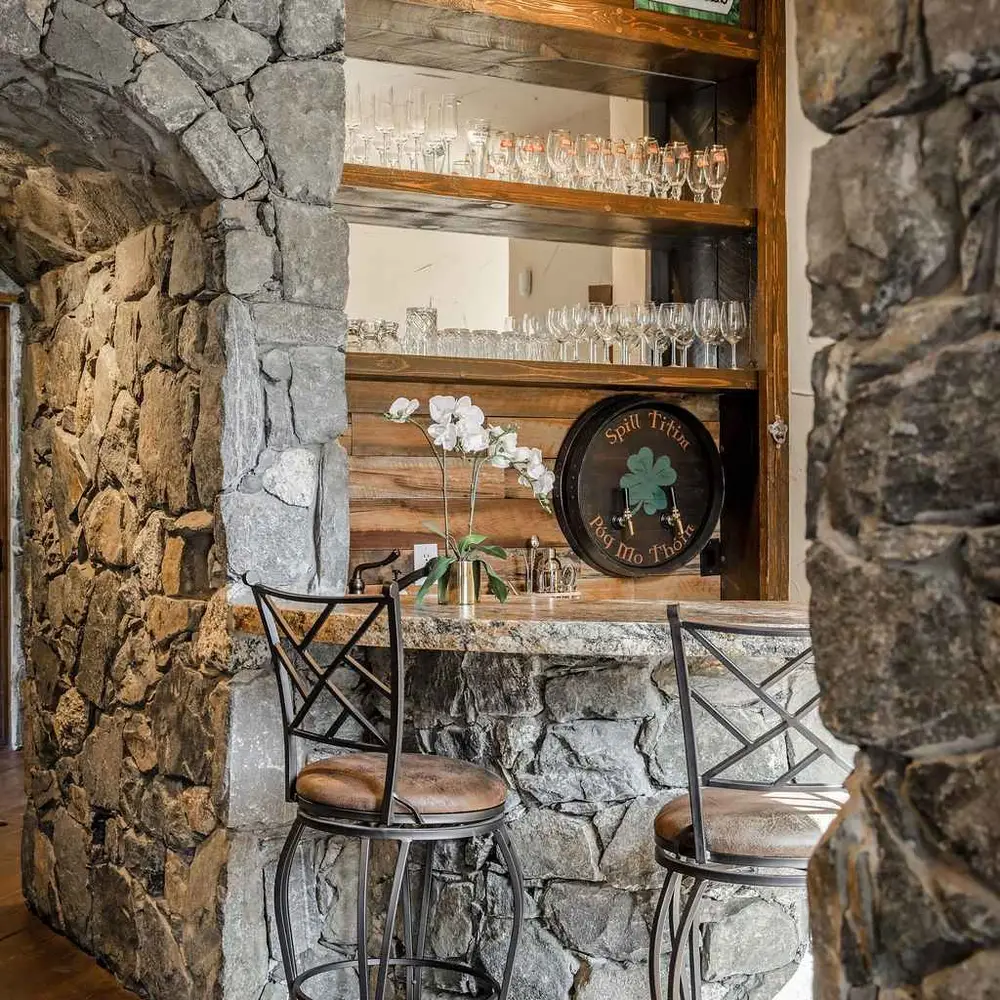 Bar area with seating