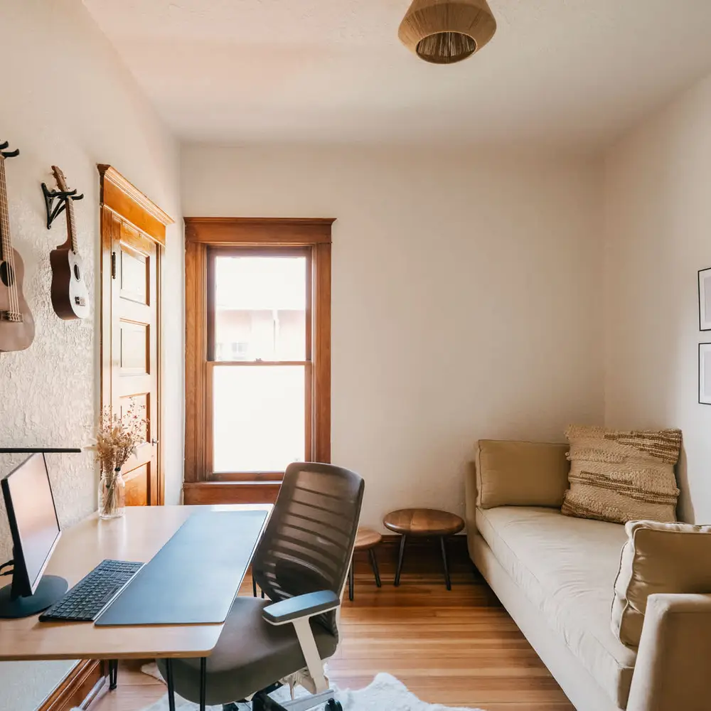 Office with daybed