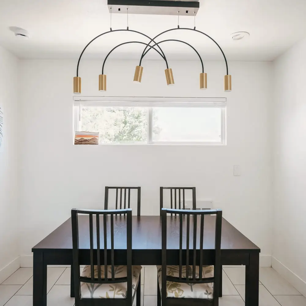 Dining area seats 4