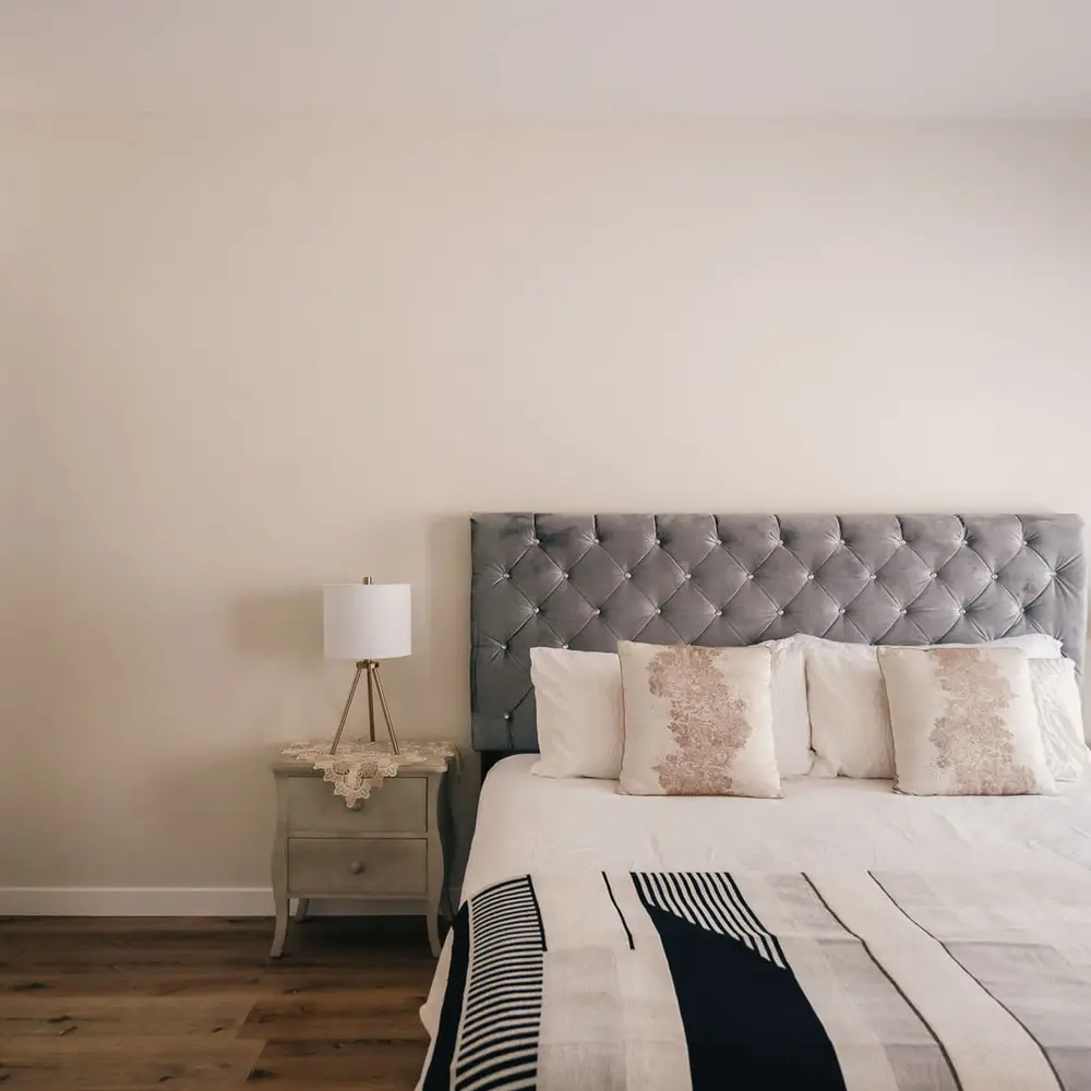 Primary suite with king bed