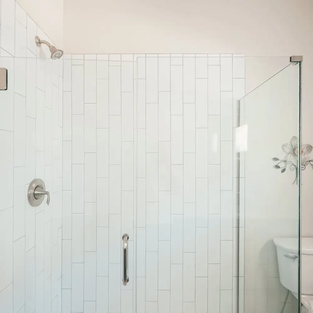 Primary en suite shower