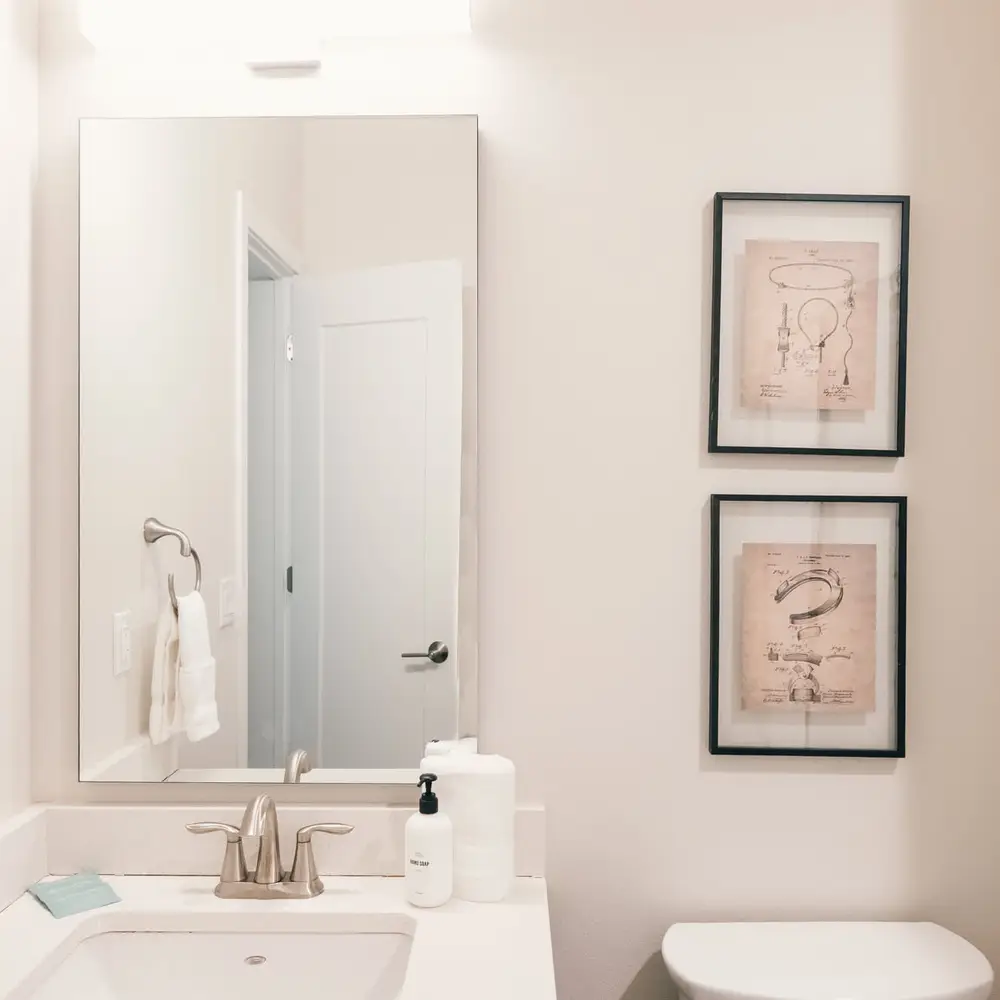 2nd floor hall bath