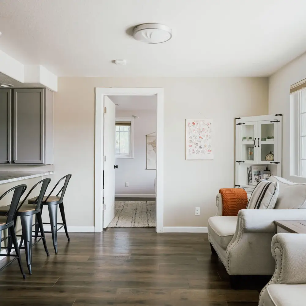 Kitchen island with 4 stools