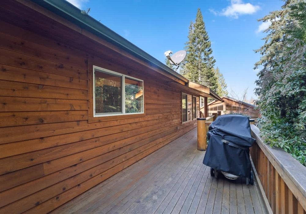 Enjoy the BBQ grill at the house