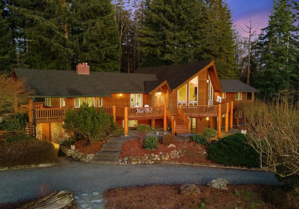 Welcome to our Sedro-Woolley home! Enjoy the incredible views and recharge in nature.