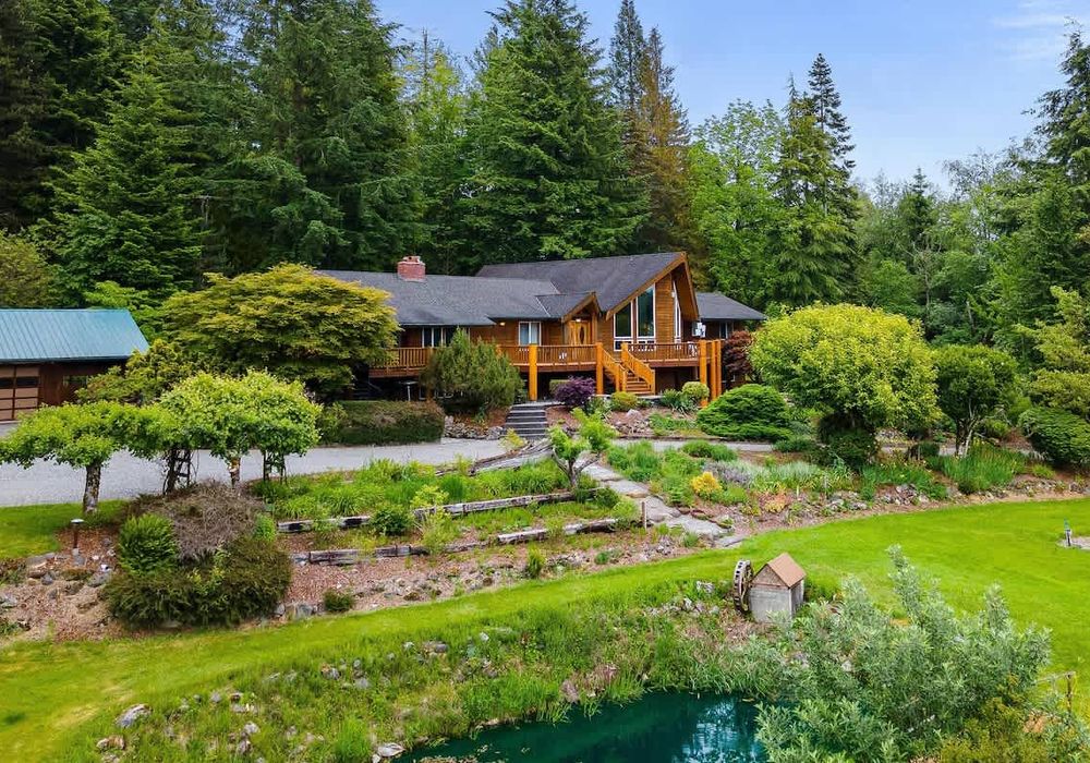Welcome to our Sedro-Woolley home! Enjoy the incredible views and recharge in nature.