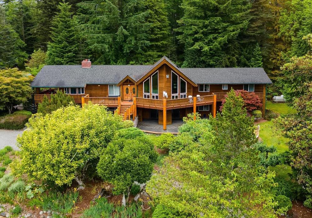 Welcome to our Sedro-Woolley home! Enjoy the incredible views and recharge in nature.