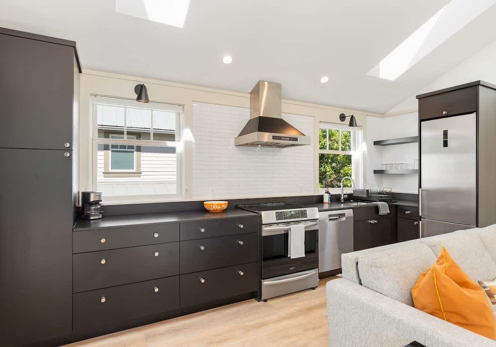 Full kitchen with everything you need.