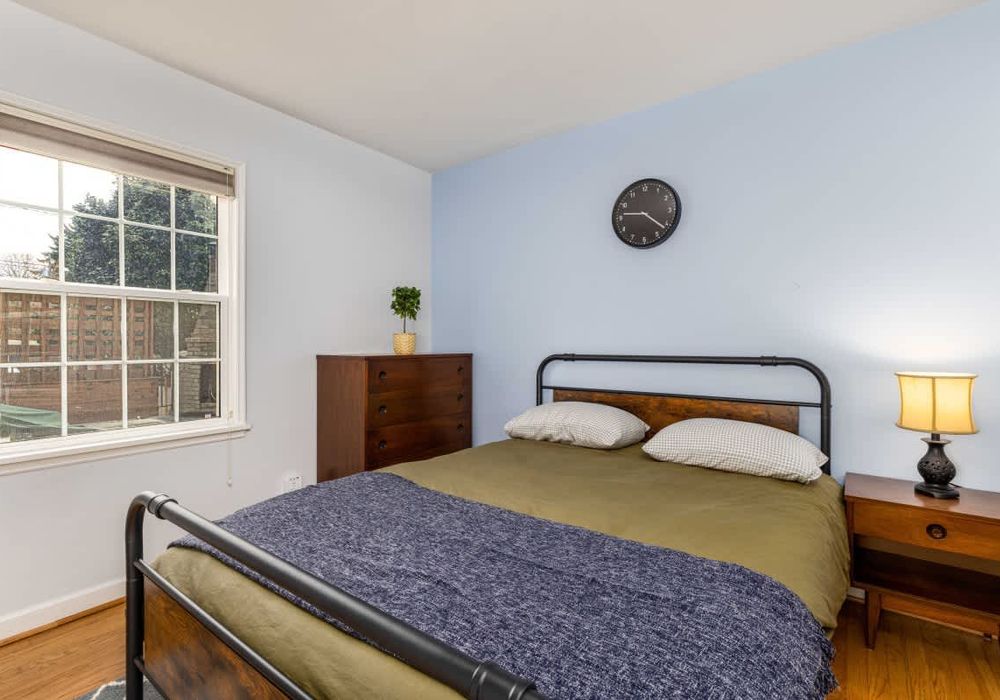Bedroom #2 with Queen bed (Main Floor)