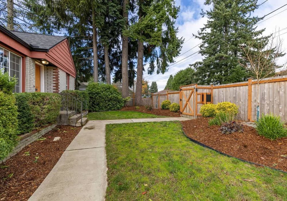 Private, fully fenced front and back yard.