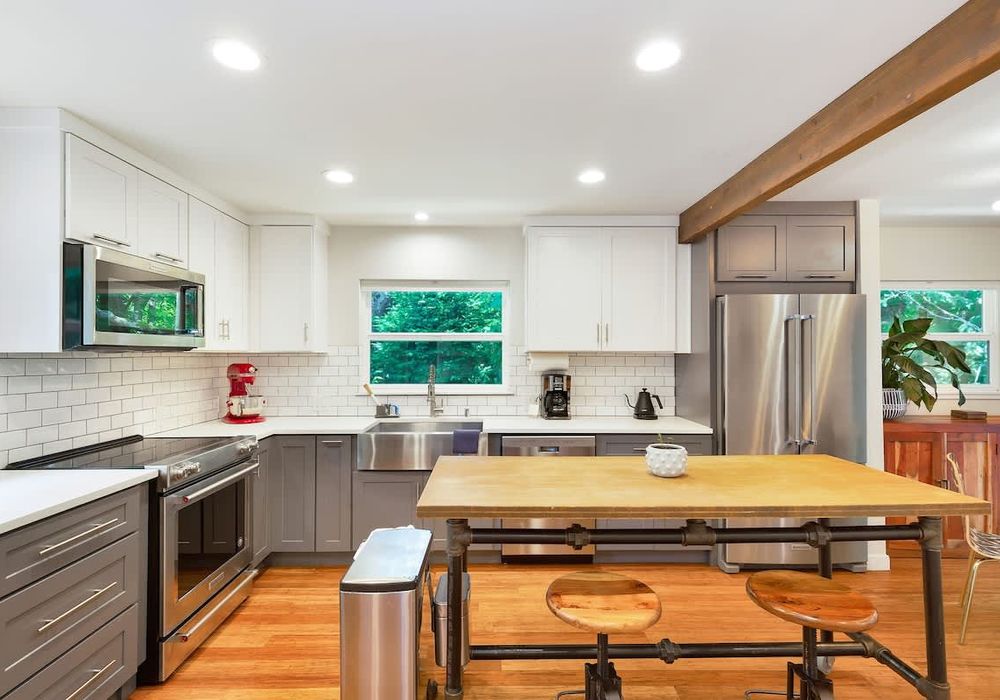 From breakfast brews to midnight snacks, our kitchen is ready to accommodate your every culinary need.