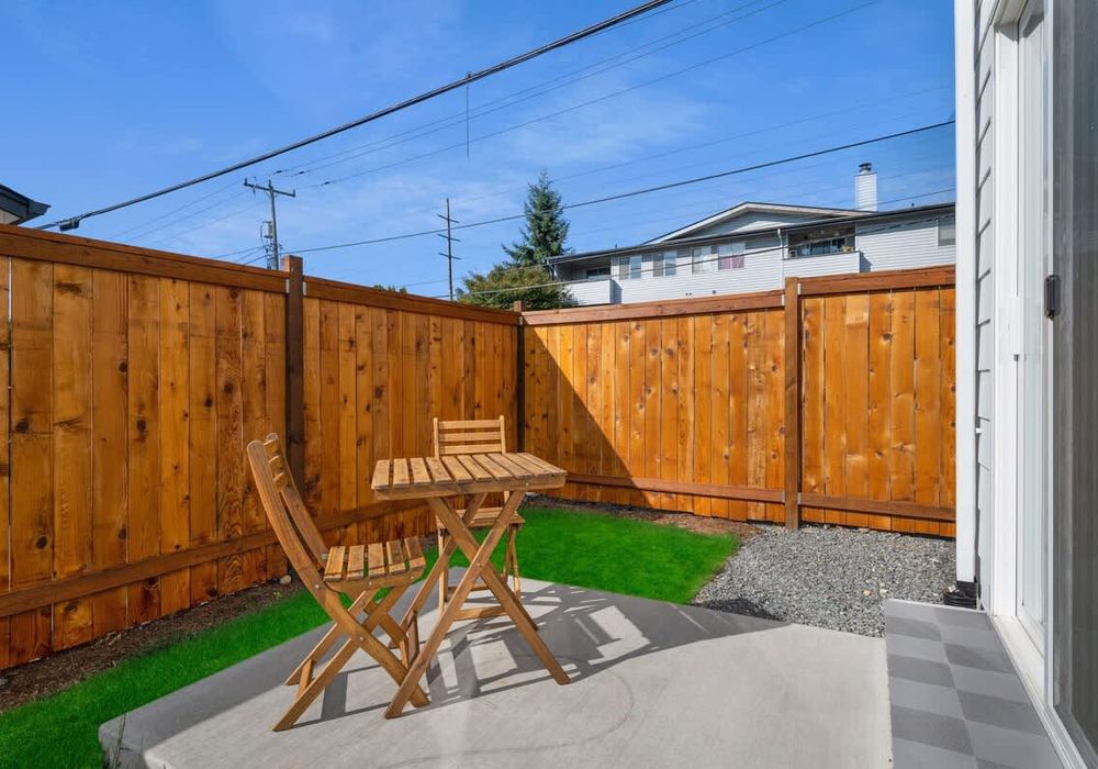 Where city vibes and neighborhood tranquility coalesce. Book your Seattle sojourn in our Greenwood jewel!