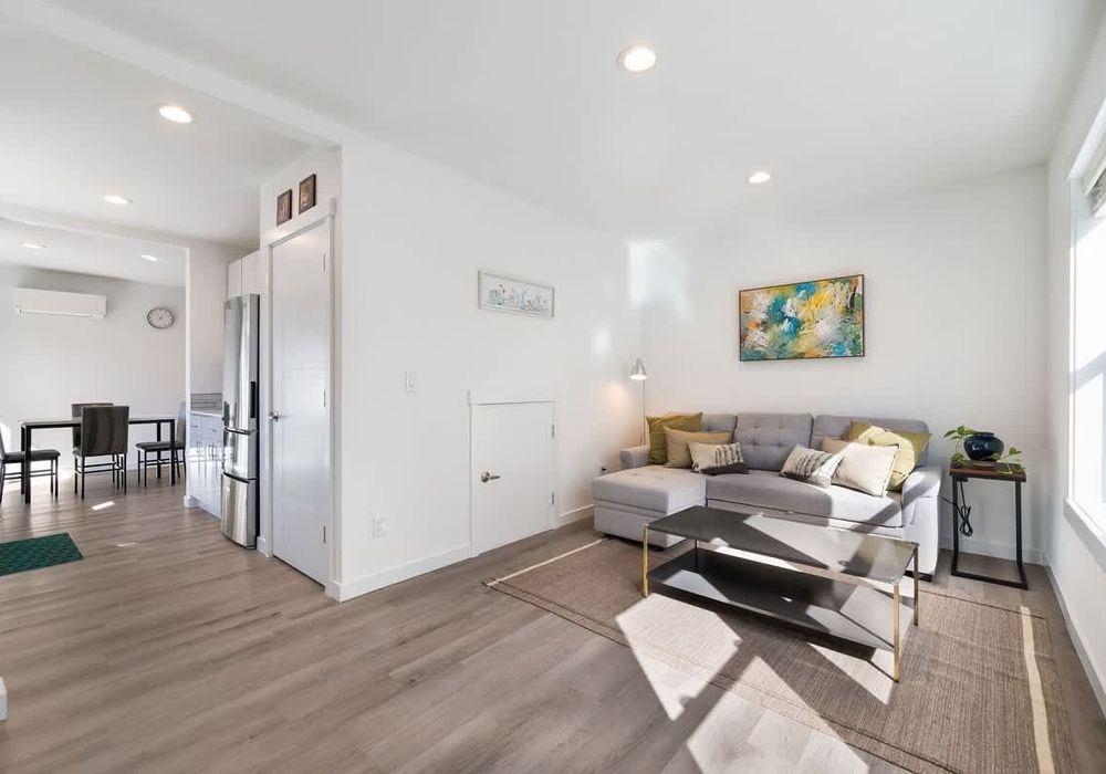 Seattle days end best here: cozy up, unwind, and revel in our plush living sanctuary. The couch pulls out to a trundle style bed, suitable for 1 person.