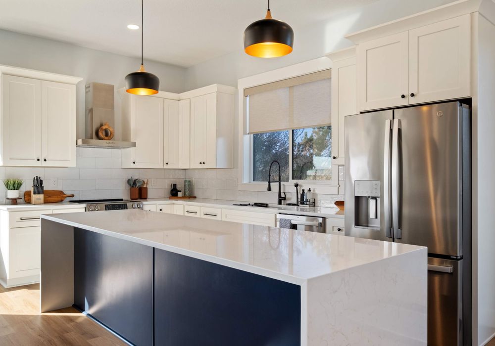 Spacious and central—plenty of prep space, seating, and everything you need to cook.