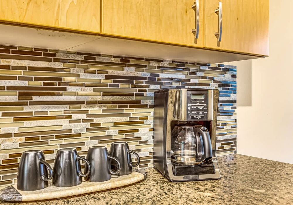 e5bb88e4 b20b 4d CwRj8 homerunner