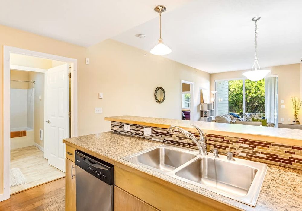 f346c2f3 5916 47 UGJ8q homerunner