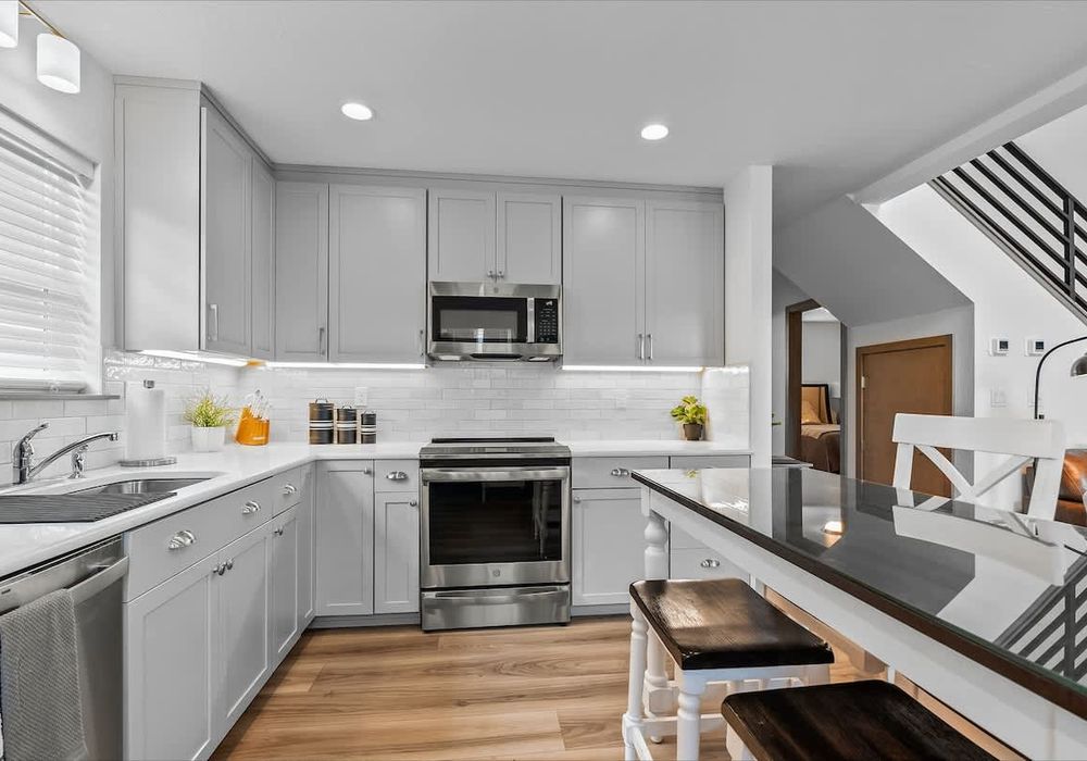 b1a204ec b9d7 4f V3zl6 homerunner