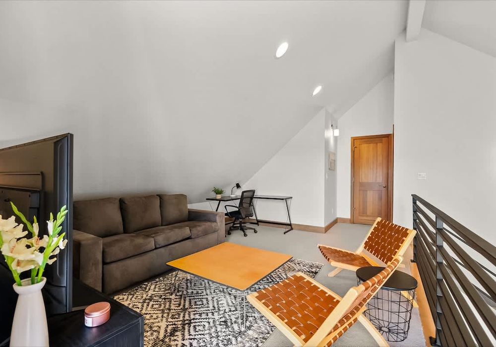 f5c0c0e0 f1bc 4f hG6zY homerunner