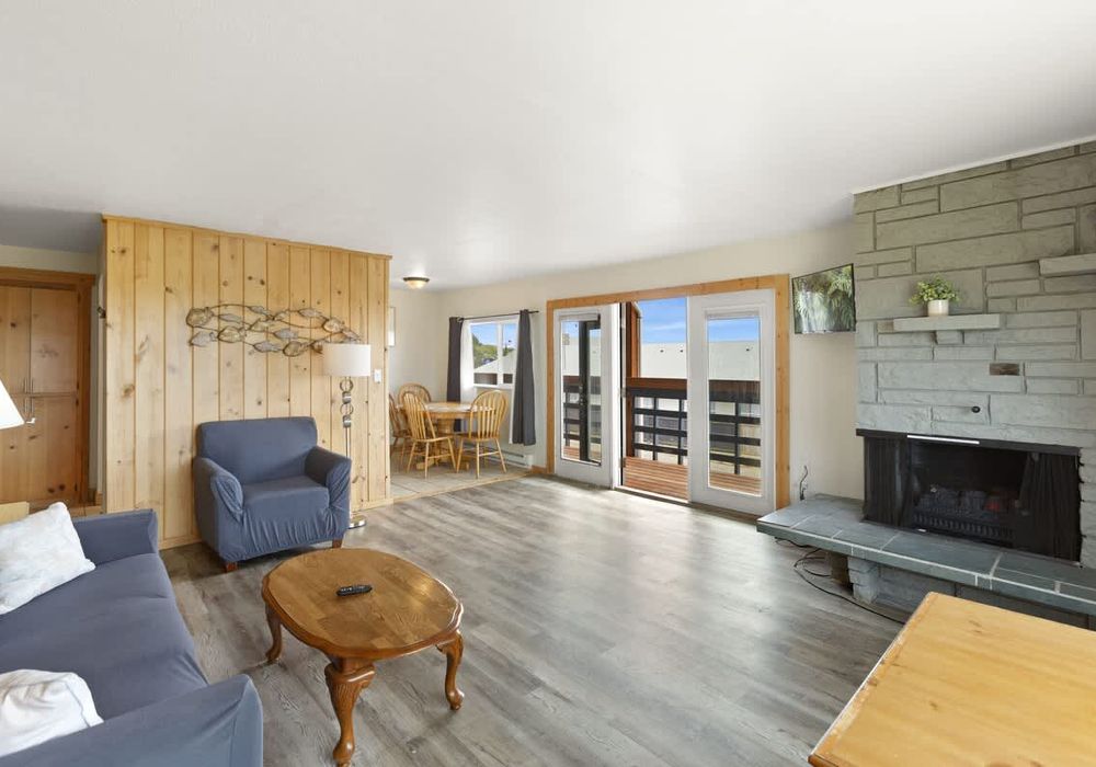 0ceeeb1b 0fad 48 8byQn homerunner