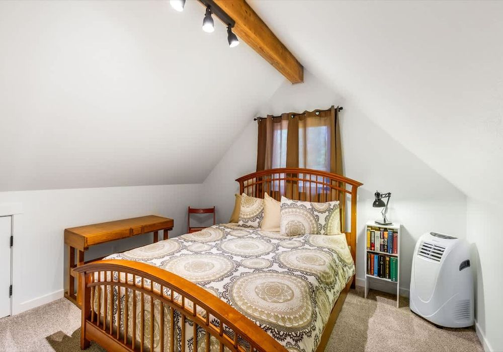 2e199c43 a202 4c y9r6z homerunner