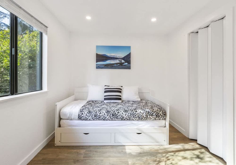 6721fc29 7597 48 N rIs homerunner