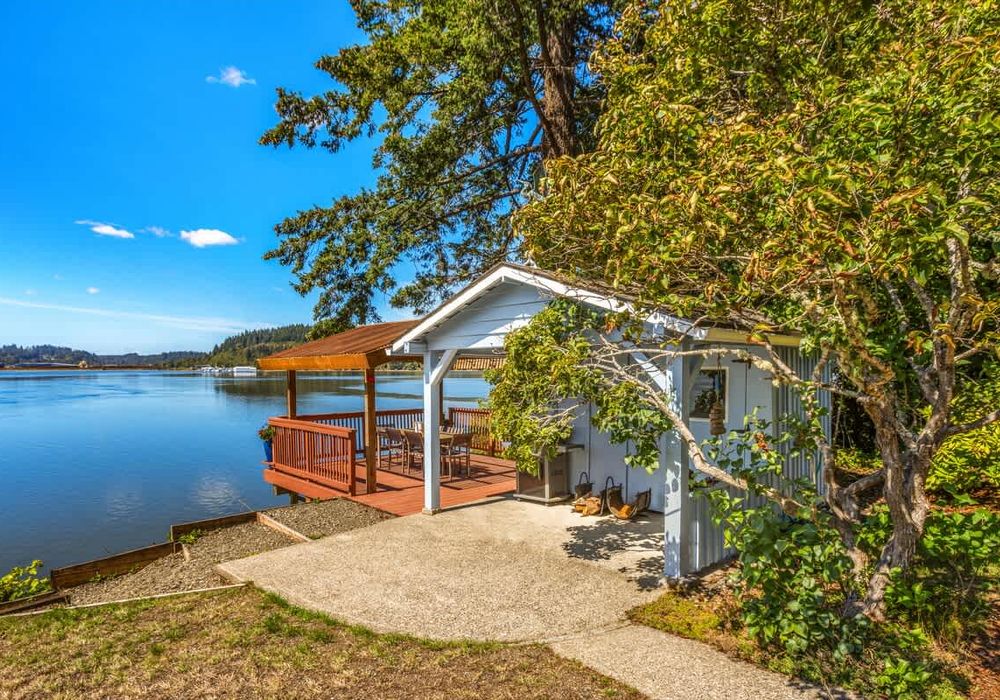 d1cf8be4 8178 4c qe AV homerunner