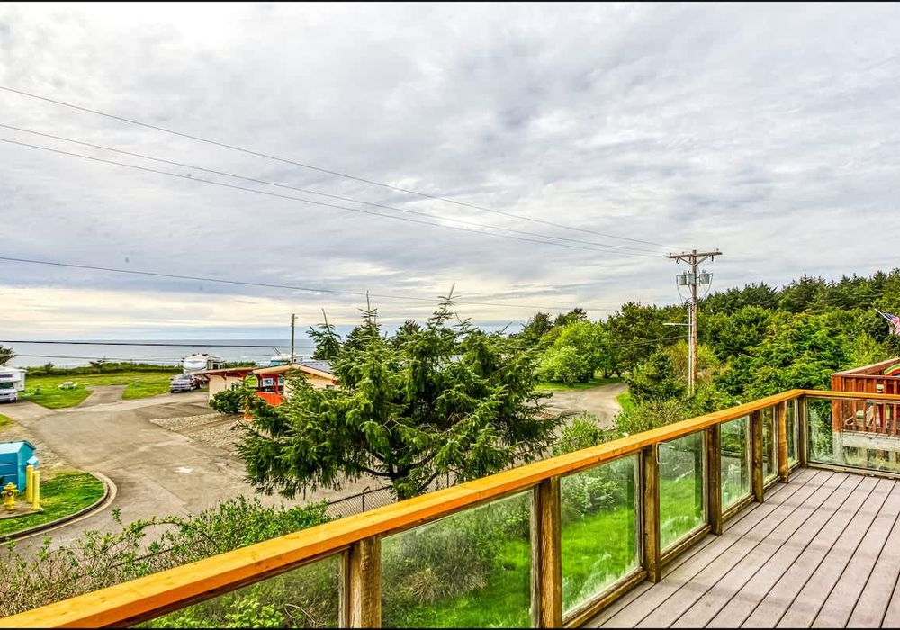 6ca62f6d ee55 44 yLiE homerunner