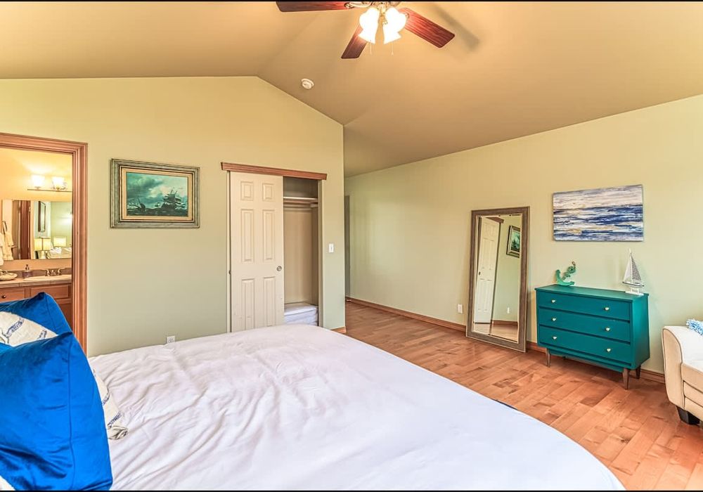 7eb02858 c8b1 4f qeHQ homerunner