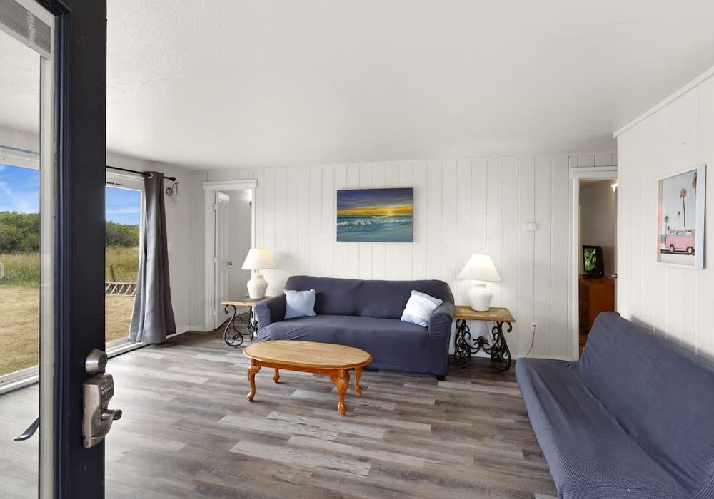 0ddb7e33 9c06 44 KAbMF homerunner