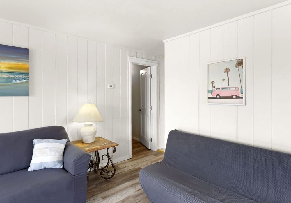 caed6758 08eb 4f GVj86 homerunner