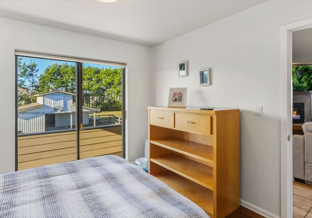 8a0a5fbd 7a3f 49 4On8R homerunner