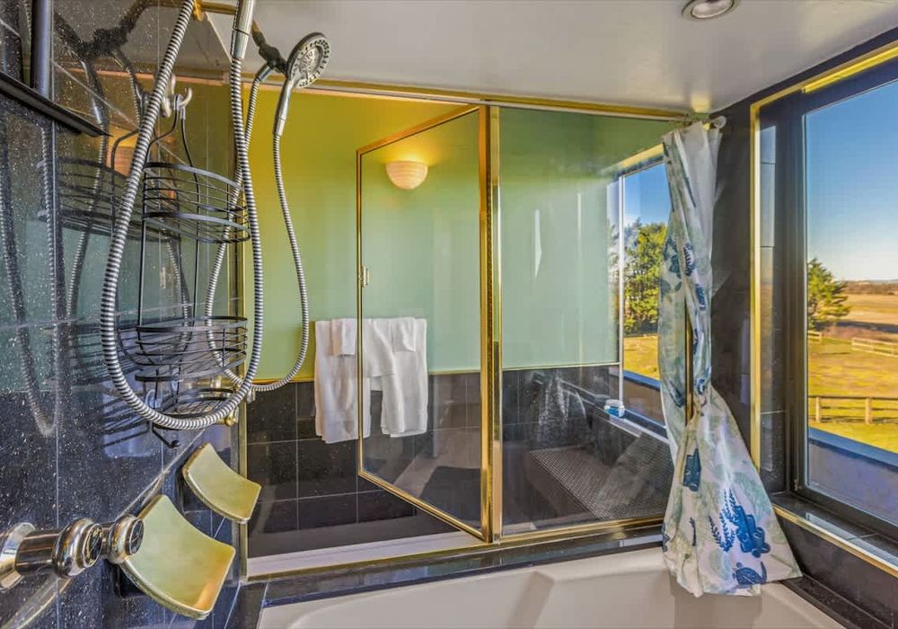 f6696385 0a8e 49 e6ujx homerunner