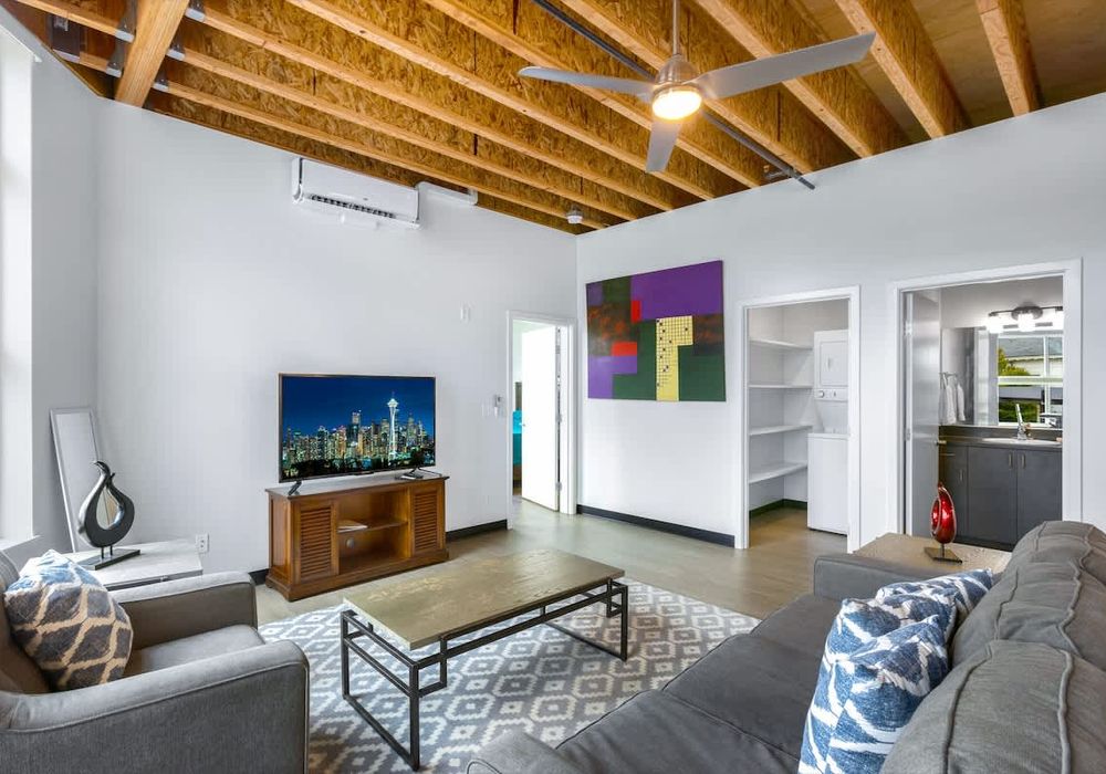 18ab4165 edb6 42 uQDLw homerunner