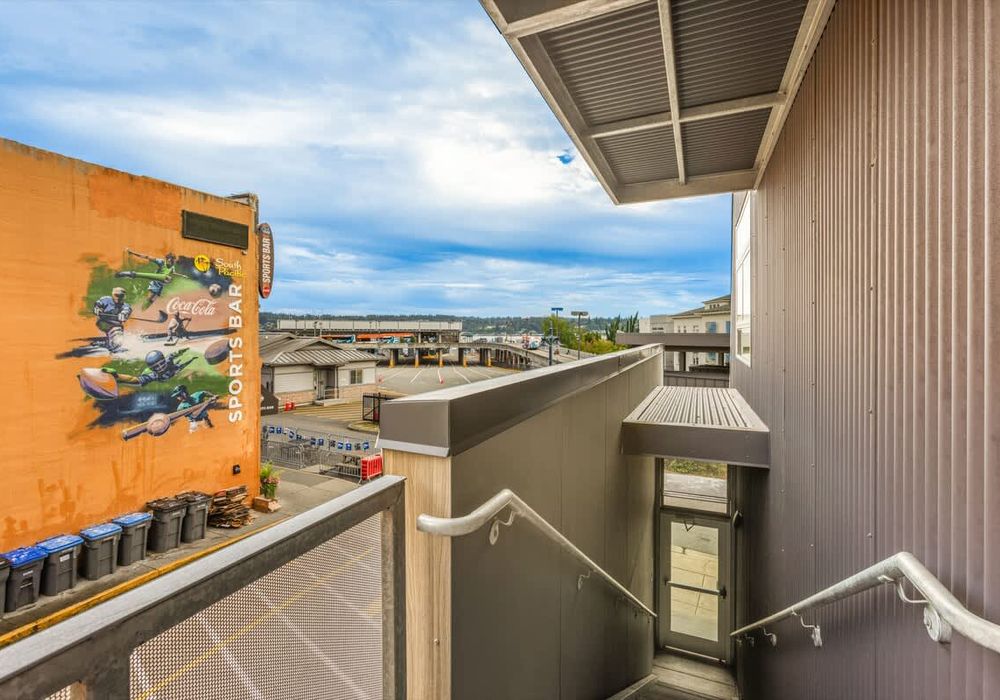 38afc33d 8a06 4f x8i3h homerunner