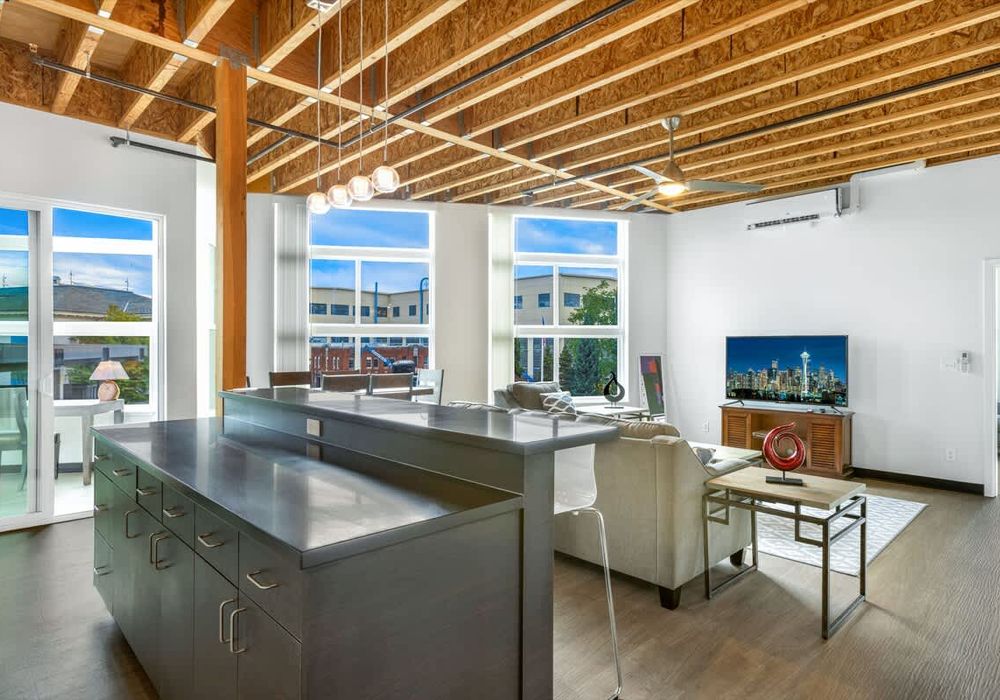 8b92f625 3c3f 4b DNuWj homerunner