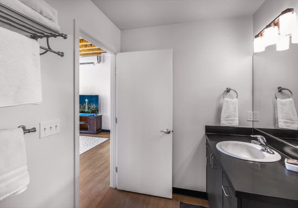 aebd66a6 a09a 41 hEP0z homerunner