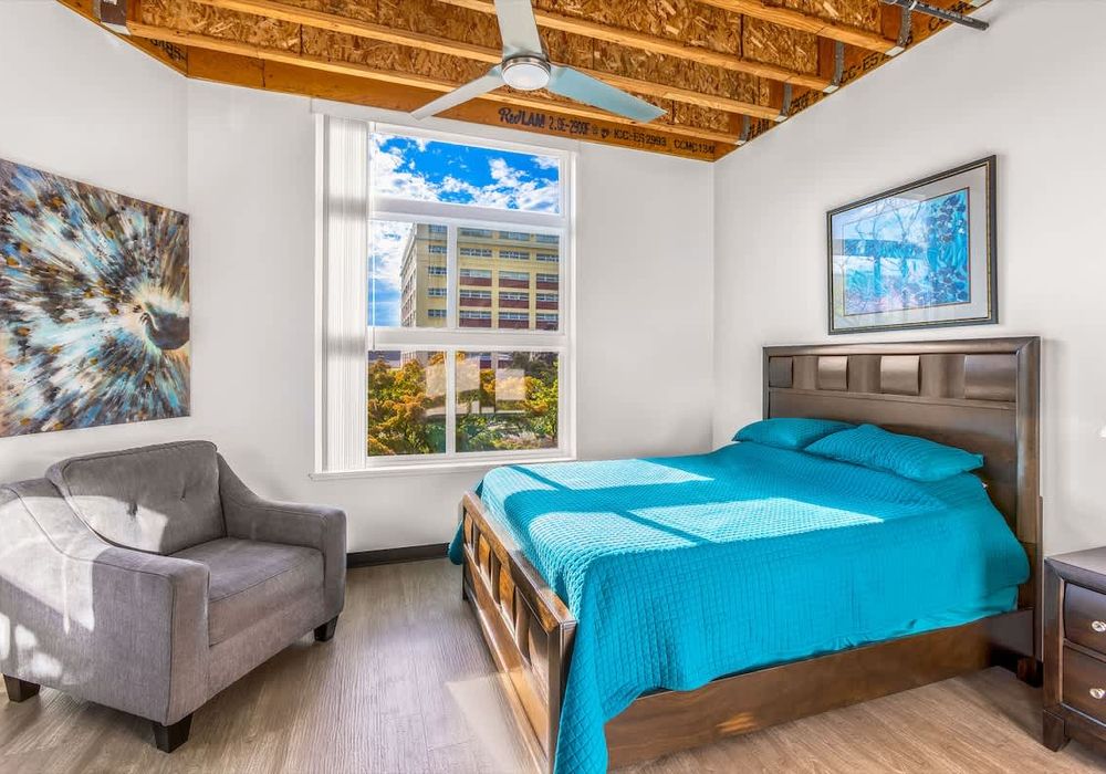 b31b3dc5 39fe 4c dOc43 homerunner