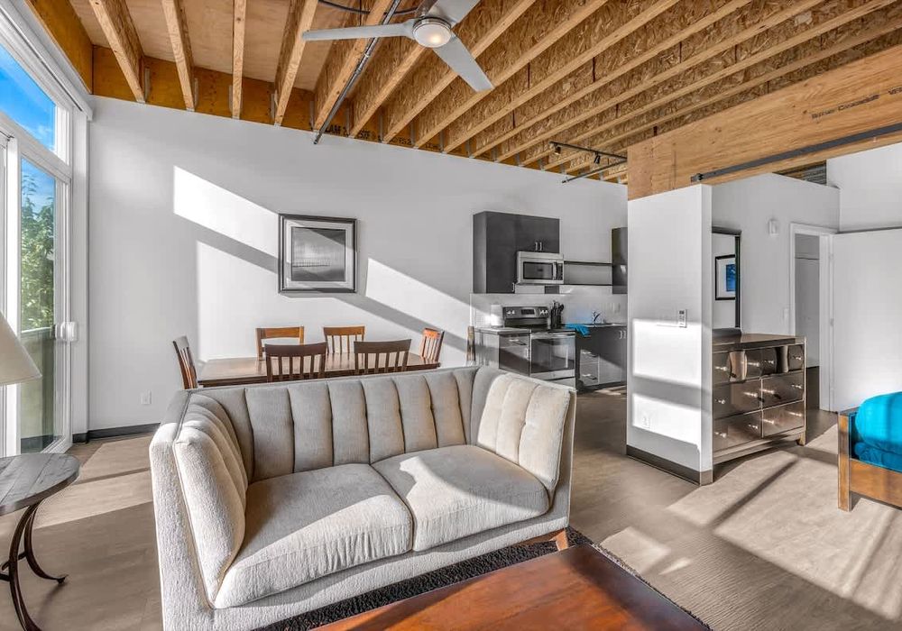 4461ce25 2575 4a DniK7 homerunner