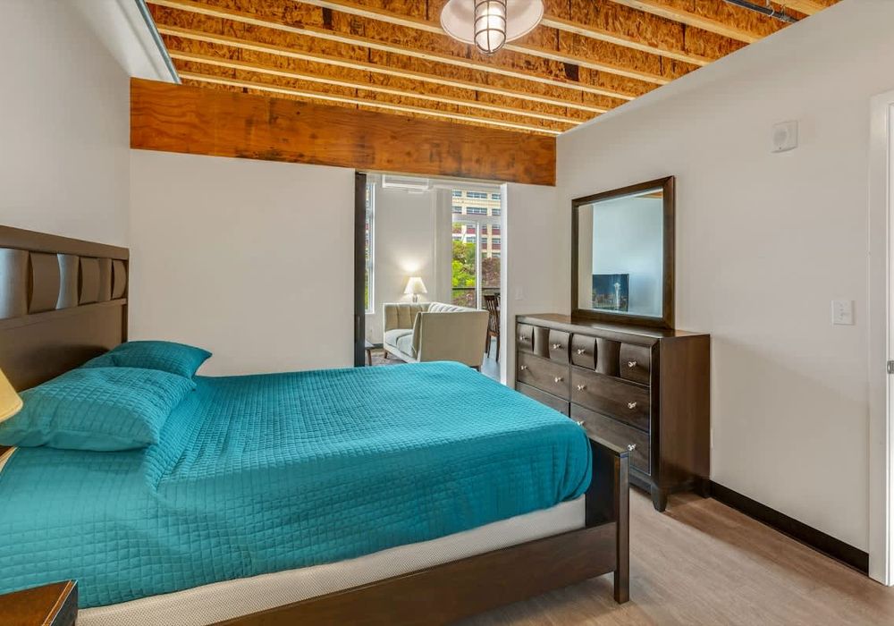 44cf25f7 a5a7 4c LV25y homerunner