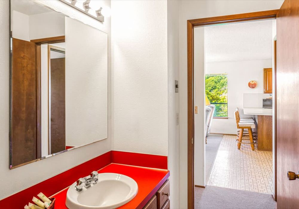 d5c9d898 8bcf 46 vw9k7 homerunner